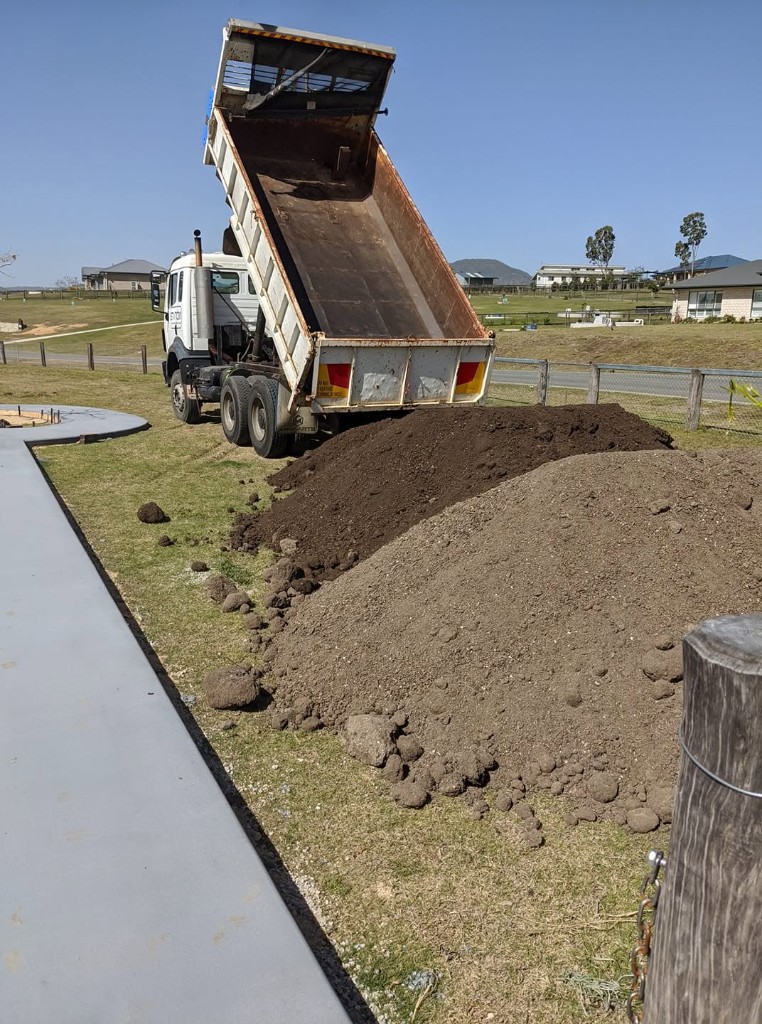 Block retaining wall