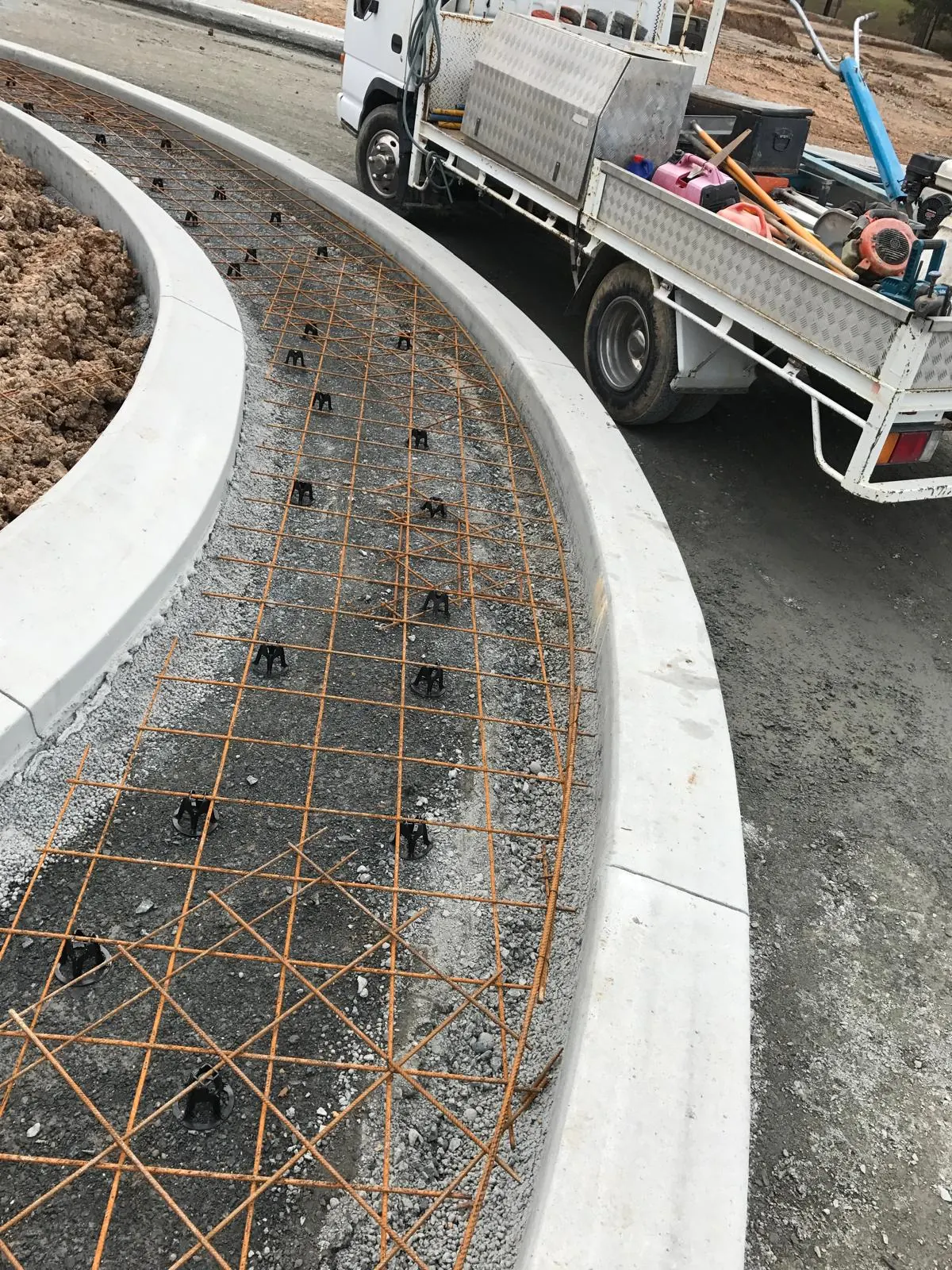 Kerb and channel with mesh in the bay